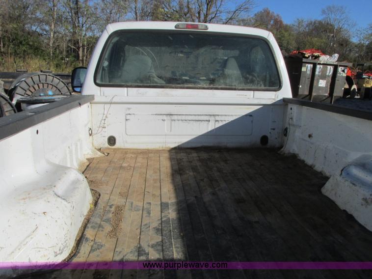 image for item J8742 2007 Ford F250 Super Duty pickup truck