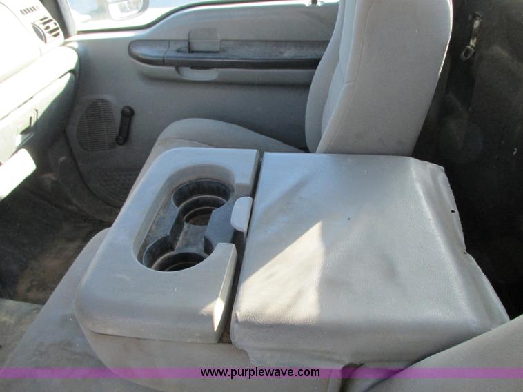 image for item J8742 2007 Ford F250 Super Duty pickup truck