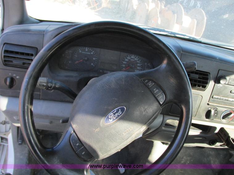 image for item J8742 2007 Ford F250 Super Duty pickup truck