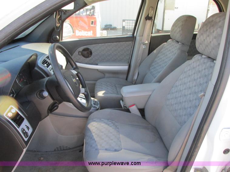 image for item J8749 2009 Chevrolet Equinox LS