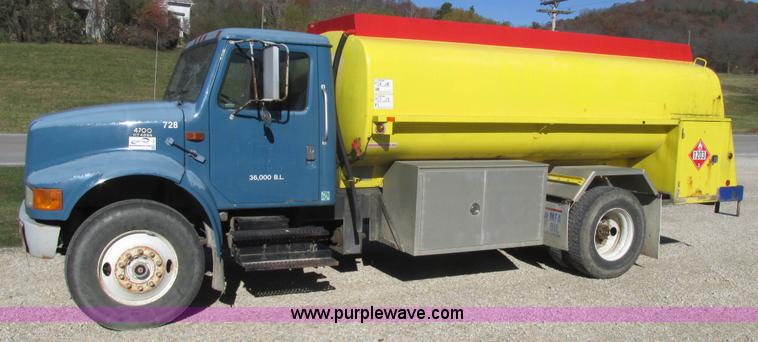 image for item K5201 1997 International 4700 fuel truck