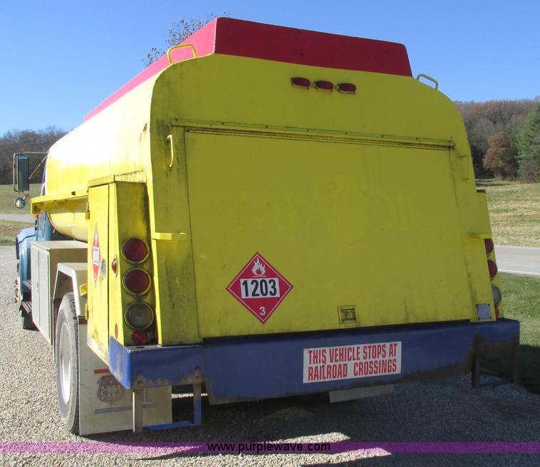 image for item K5201 1997 International 4700 fuel truck