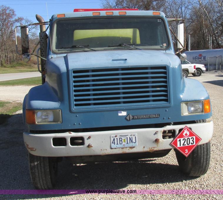 image for item K5201 1997 International 4700 fuel truck
