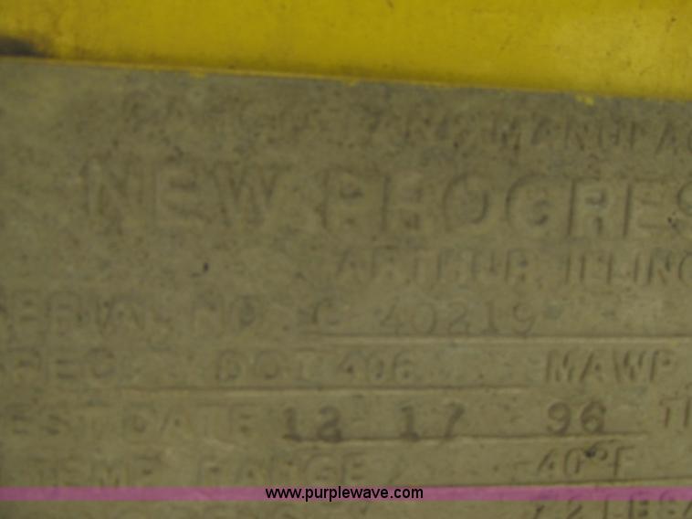 image for item K5201 1997 International 4700 fuel truck