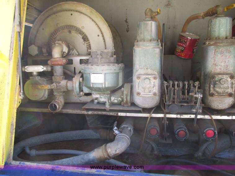 image for item K5201 1997 International 4700 fuel truck