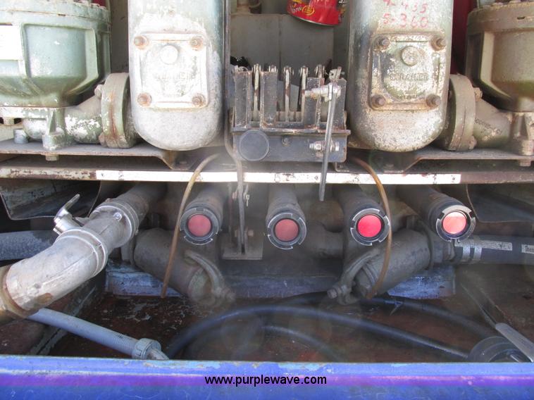 image for item K5201 1997 International 4700 fuel truck