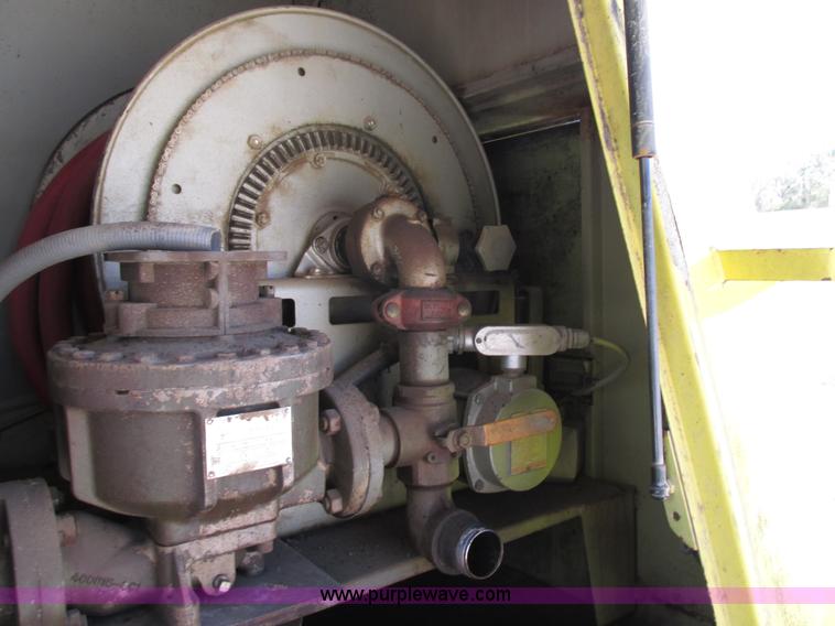 image for item K5201 1997 International 4700 fuel truck