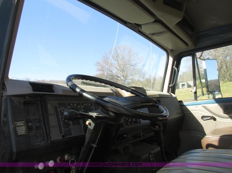 image for item K5201 1997 International 4700 fuel truck