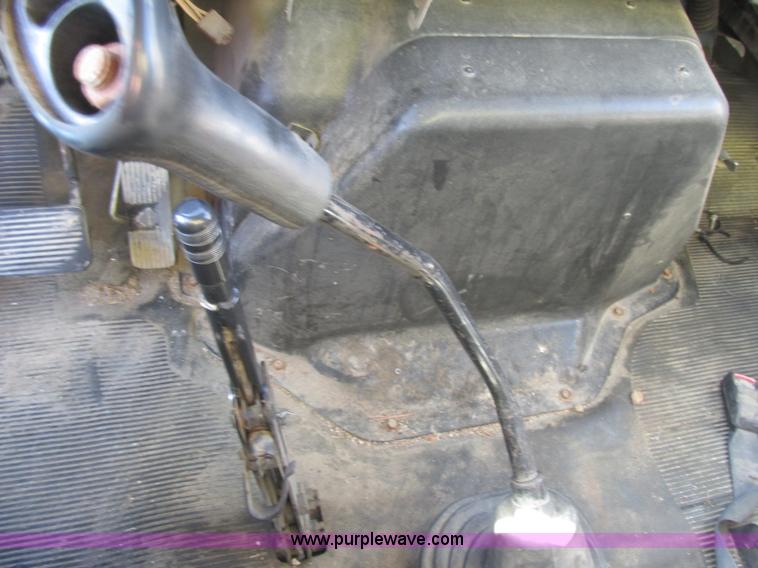 image for item K5201 1997 International 4700 fuel truck