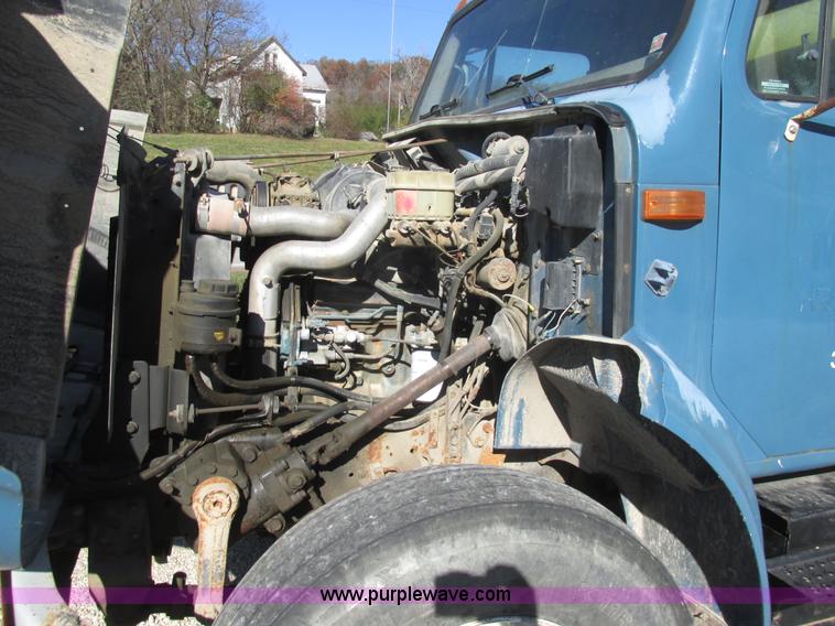 image for item K5201 1997 International 4700 fuel truck