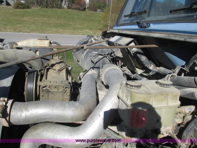 image for item K5201 1997 International 4700 fuel truck