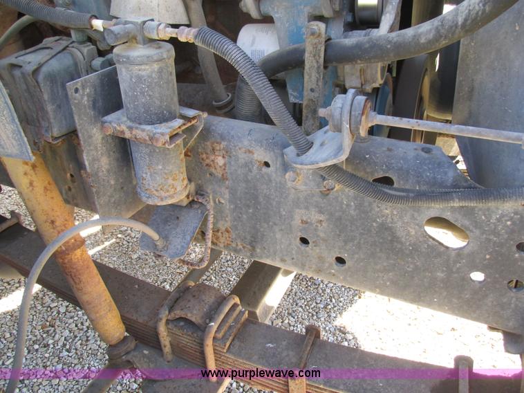 image for item K5201 1997 International 4700 fuel truck