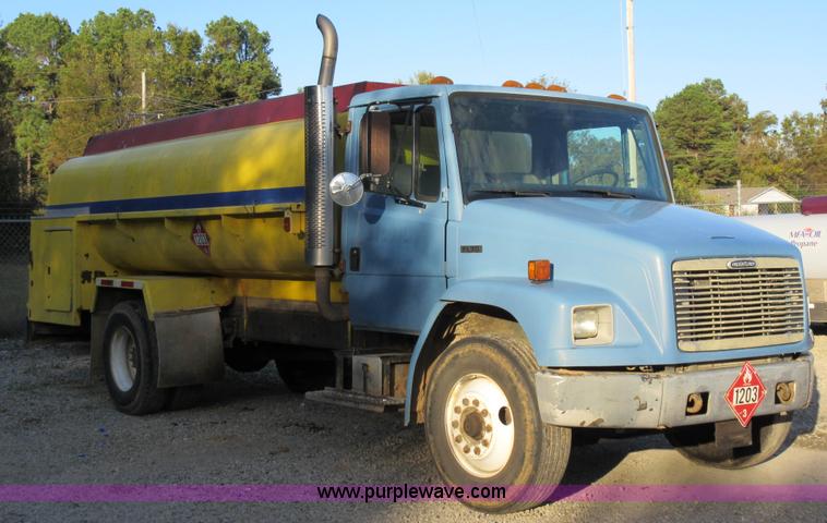 image for item K7541 1999 Freightliner FL70 fuel truck