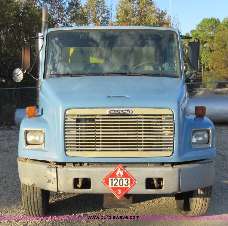 image for item K7541 1999 Freightliner FL70 fuel truck