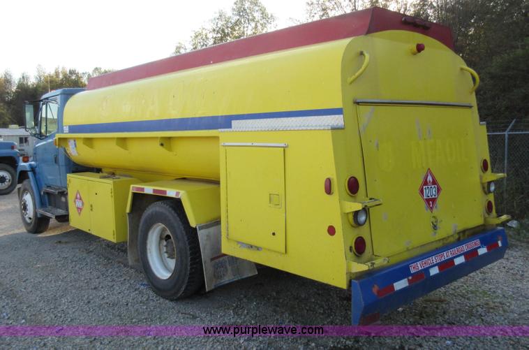 image for item K7541 1999 Freightliner FL70 fuel truck