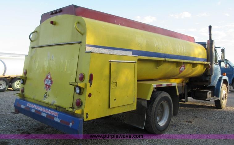 image for item K7541 1999 Freightliner FL70 fuel truck