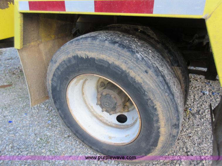 image for item K7541 1999 Freightliner FL70 fuel truck