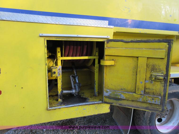 image for item K7541 1999 Freightliner FL70 fuel truck