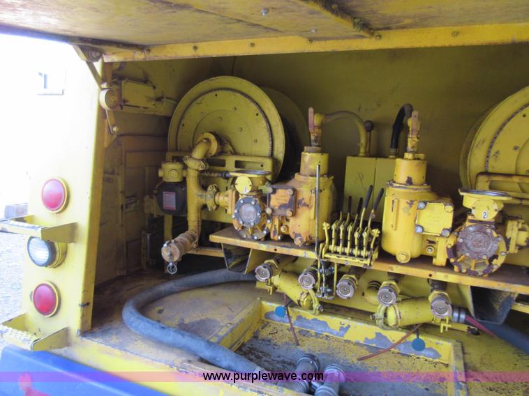 image for item K7541 1999 Freightliner FL70 fuel truck