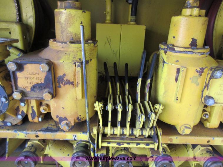 image for item K7541 1999 Freightliner FL70 fuel truck