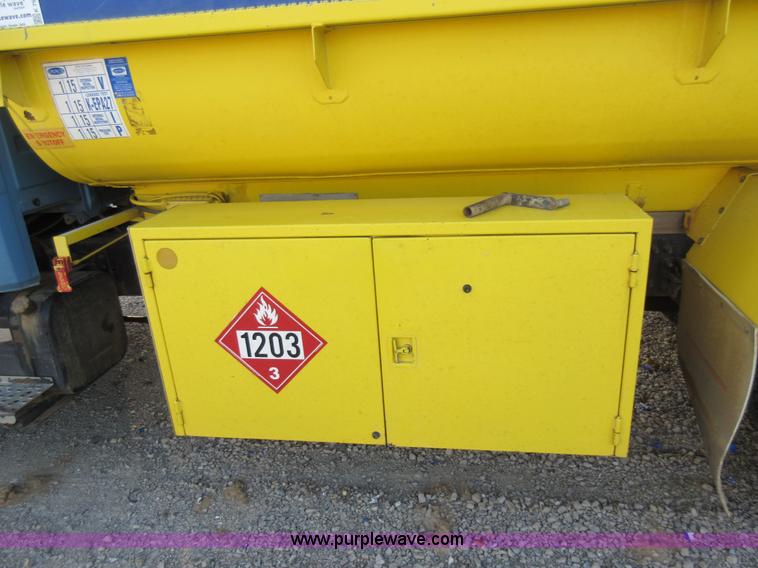 image for item K7541 1999 Freightliner FL70 fuel truck