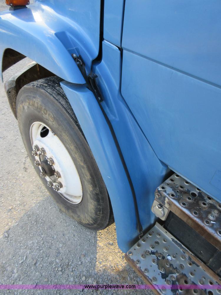 image for item K7541 1999 Freightliner FL70 fuel truck