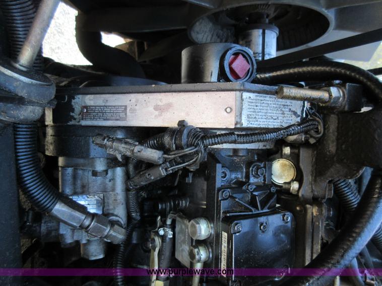 image for item K7541 1999 Freightliner FL70 fuel truck