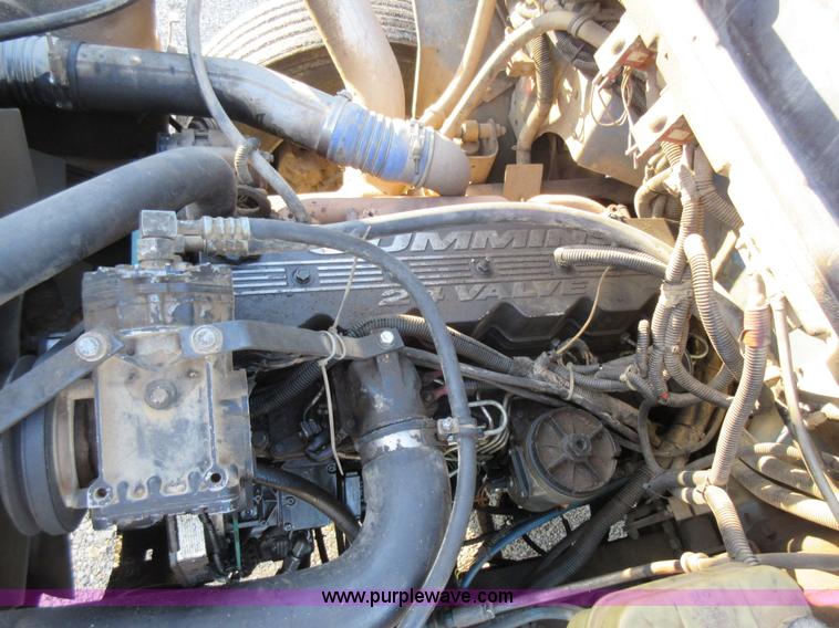 image for item K7541 1999 Freightliner FL70 fuel truck