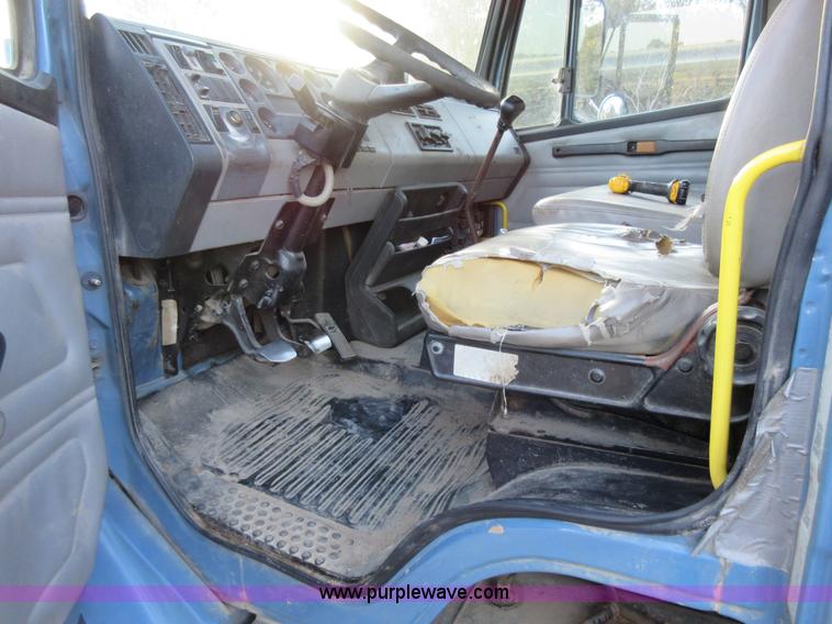 image for item K7541 1999 Freightliner FL70 fuel truck