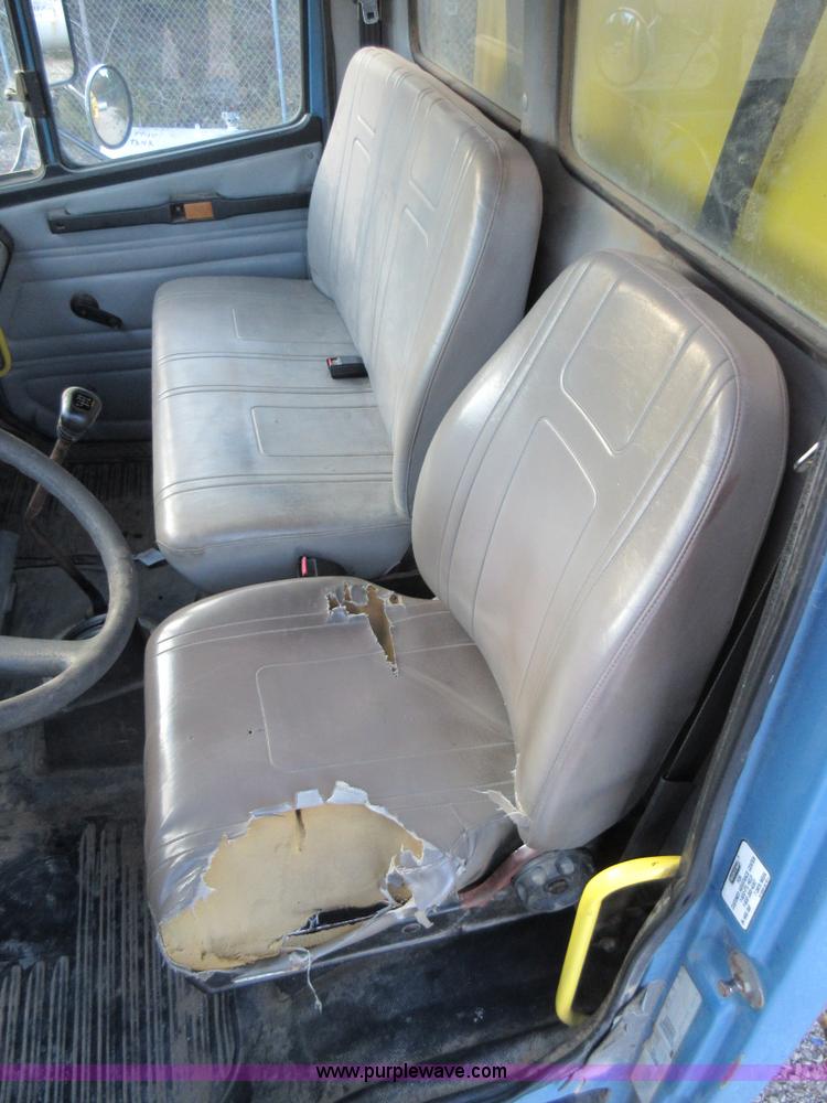 image for item K7541 1999 Freightliner FL70 fuel truck