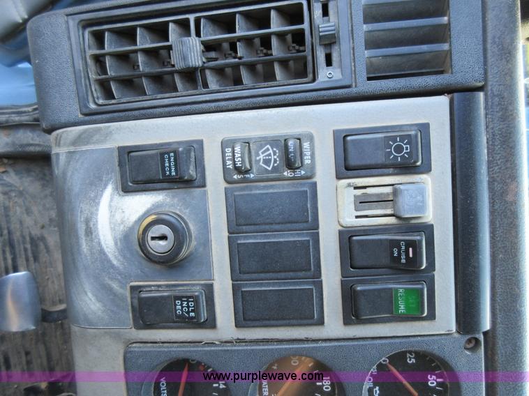 image for item K7541 1999 Freightliner FL70 fuel truck