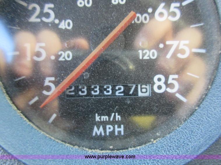 image for item K7541 1999 Freightliner FL70 fuel truck