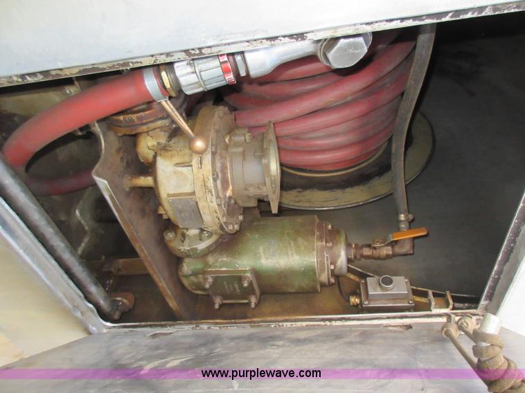 image for item K7543 2001 International 4700 fuel truck