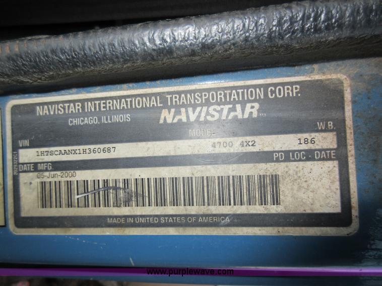 image for item K7543 2001 International 4700 fuel truck