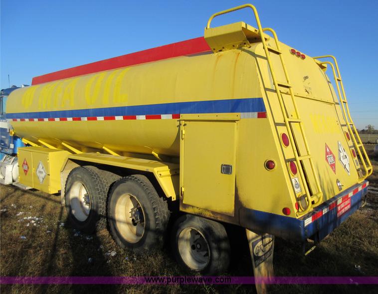 image for item K7544 2000 Freightliner FLD120 fuel truck