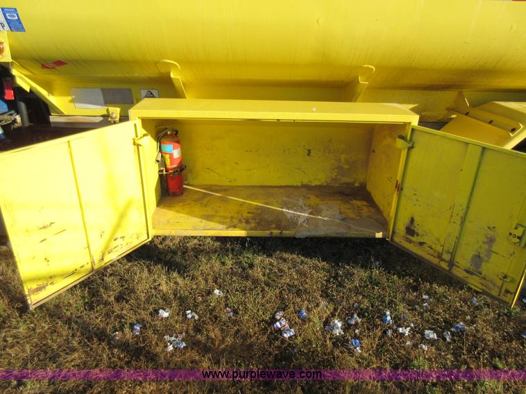 image for item K7544 2000 Freightliner FLD120 fuel truck