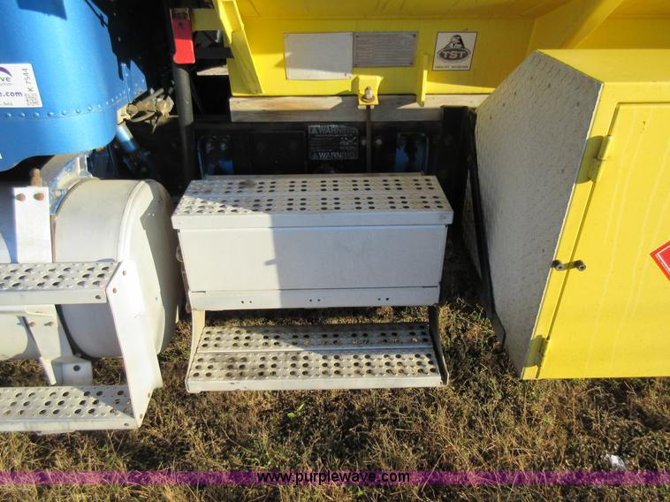 image for item K7544 2000 Freightliner FLD120 fuel truck