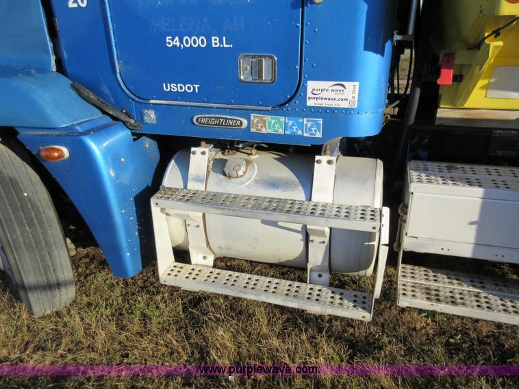 image for item K7544 2000 Freightliner FLD120 fuel truck