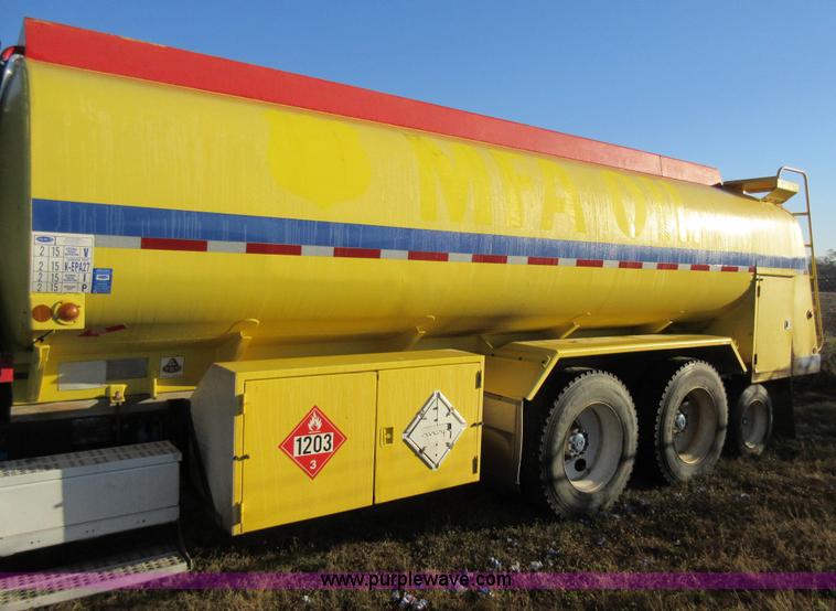 image for item K7544 2000 Freightliner FLD120 fuel truck