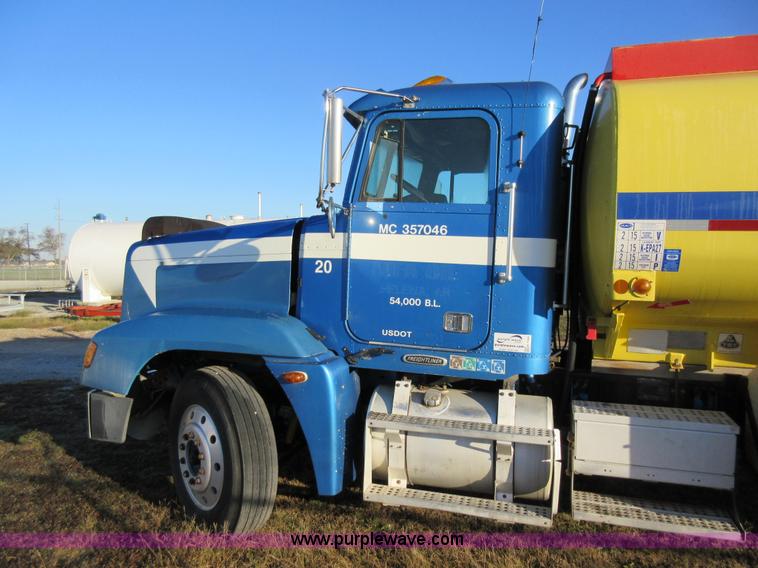 image for item K7544 2000 Freightliner FLD120 fuel truck