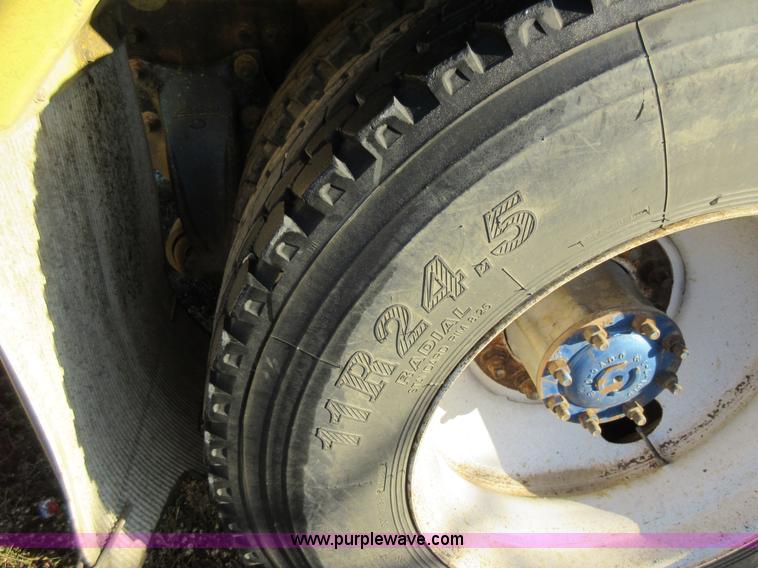 image for item K7544 2000 Freightliner FLD120 fuel truck