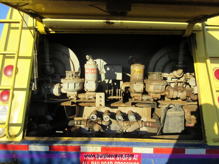 image for item K7544 2000 Freightliner FLD120 fuel truck