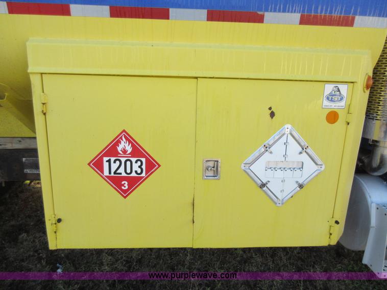 image for item K7544 2000 Freightliner FLD120 fuel truck