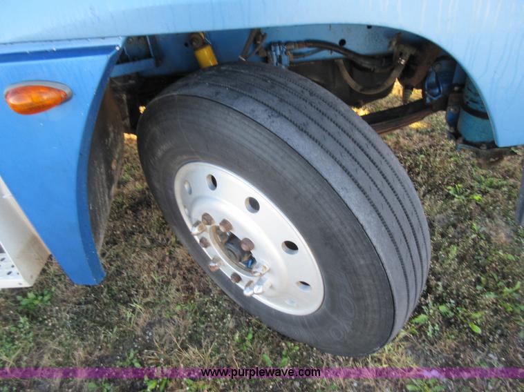 image for item K7544 2000 Freightliner FLD120 fuel truck