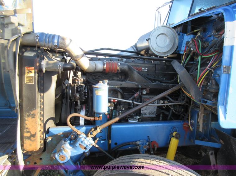 image for item K7544 2000 Freightliner FLD120 fuel truck