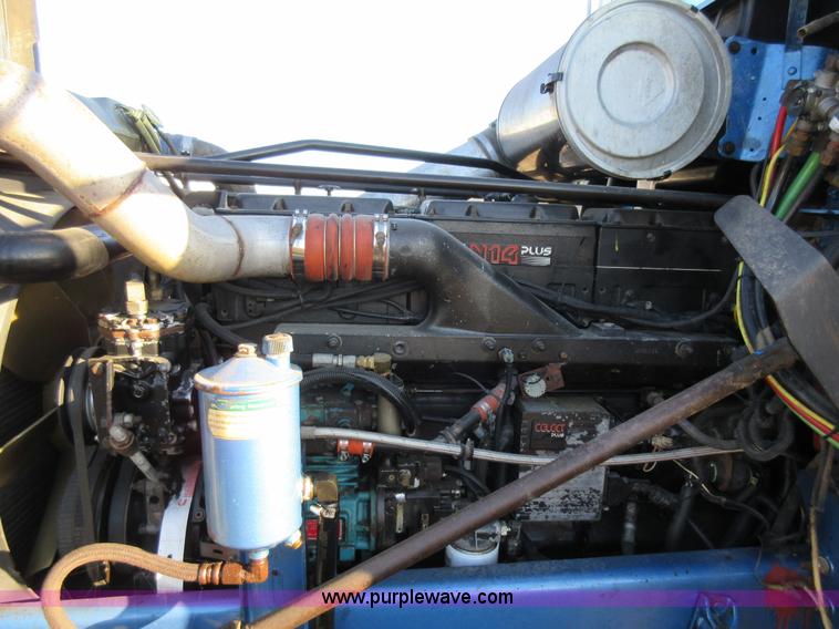 image for item K7544 2000 Freightliner FLD120 fuel truck