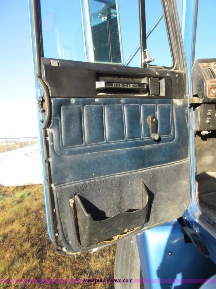 image for item K7544 2000 Freightliner FLD120 fuel truck