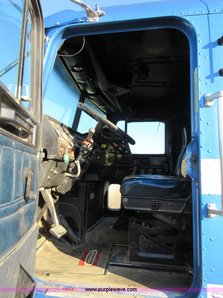 image for item K7544 2000 Freightliner FLD120 fuel truck