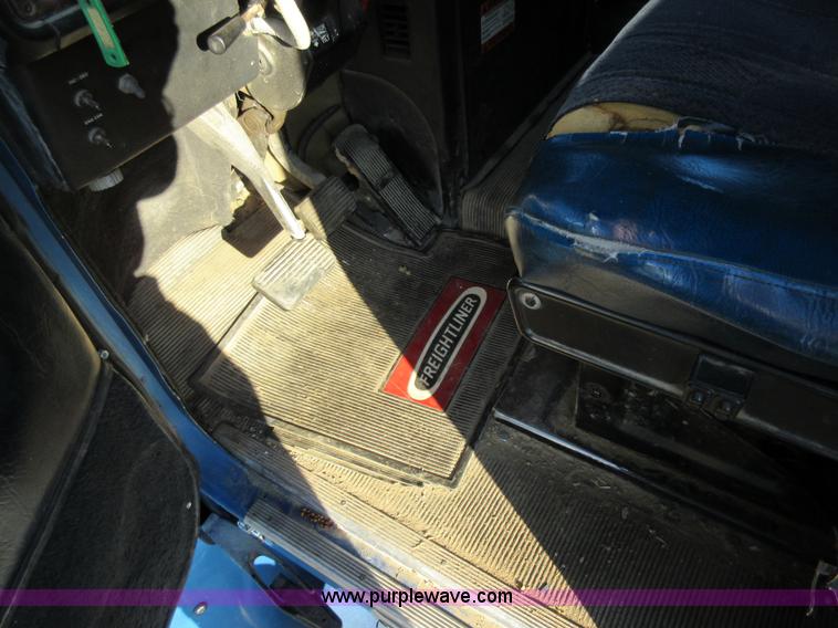 image for item K7544 2000 Freightliner FLD120 fuel truck