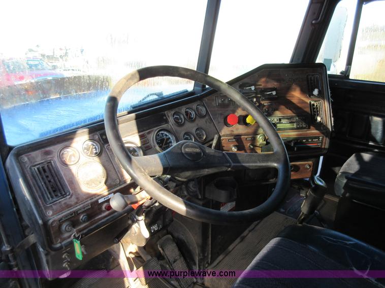 image for item K7544 2000 Freightliner FLD120 fuel truck